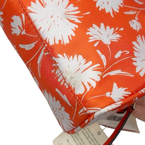 Kate Spade Jae medium dome cosmetic case in orange and white floral nylon - Picture 15 of 16